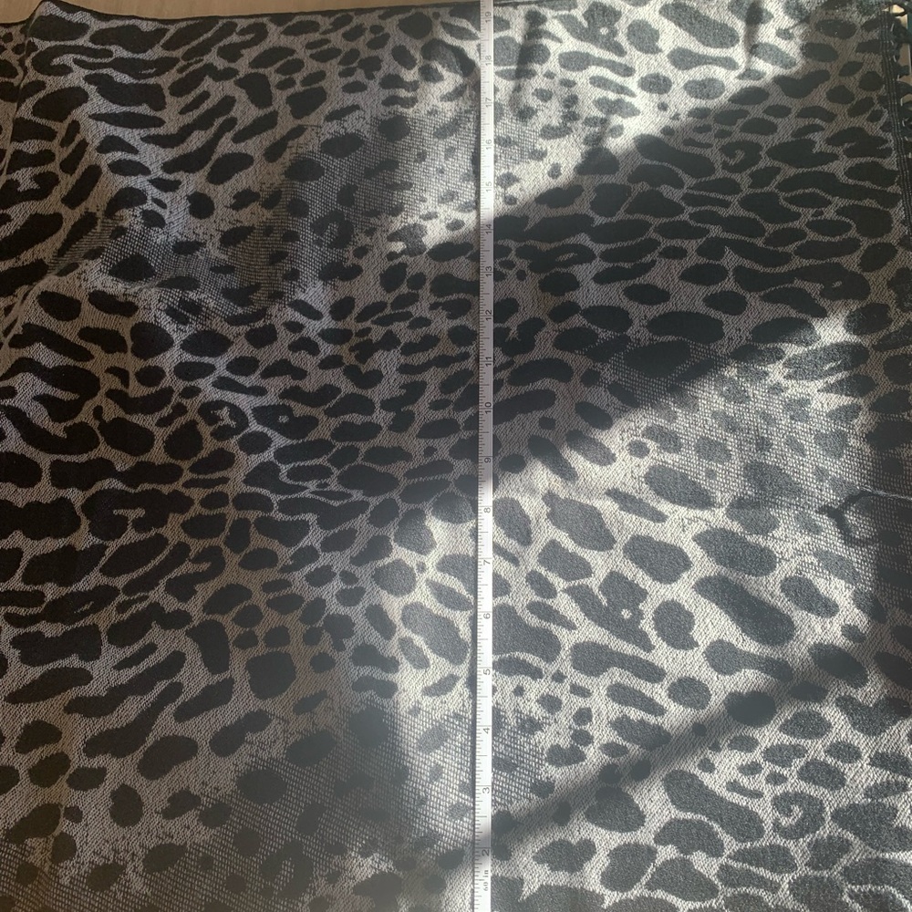 🍄3/29🍄Soft Cleo Patterned Scarf - Picture 3 of 7